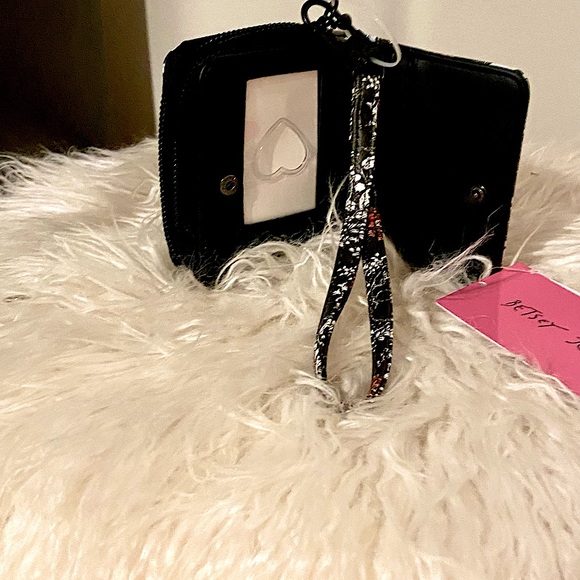 Betsy Johnson Zippered Wristlet Wallet, Black,  Skulls, Crowns & Flora, NEW - Picture 6 of 11